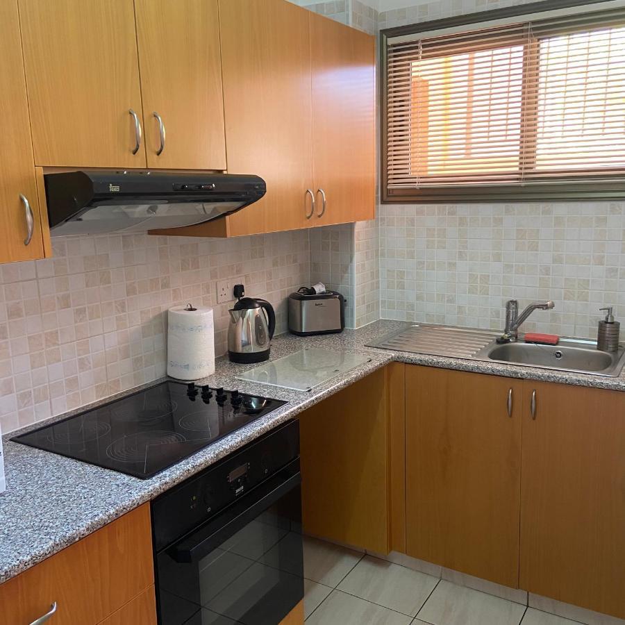 1 Bedroom Garden Flat, Sleeps 4 Pafos Zewnętrze zdjęcie