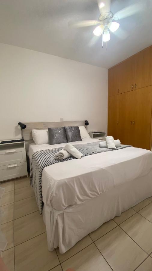 1 Bedroom Garden Flat, Sleeps 4 Pafos Zewnętrze zdjęcie