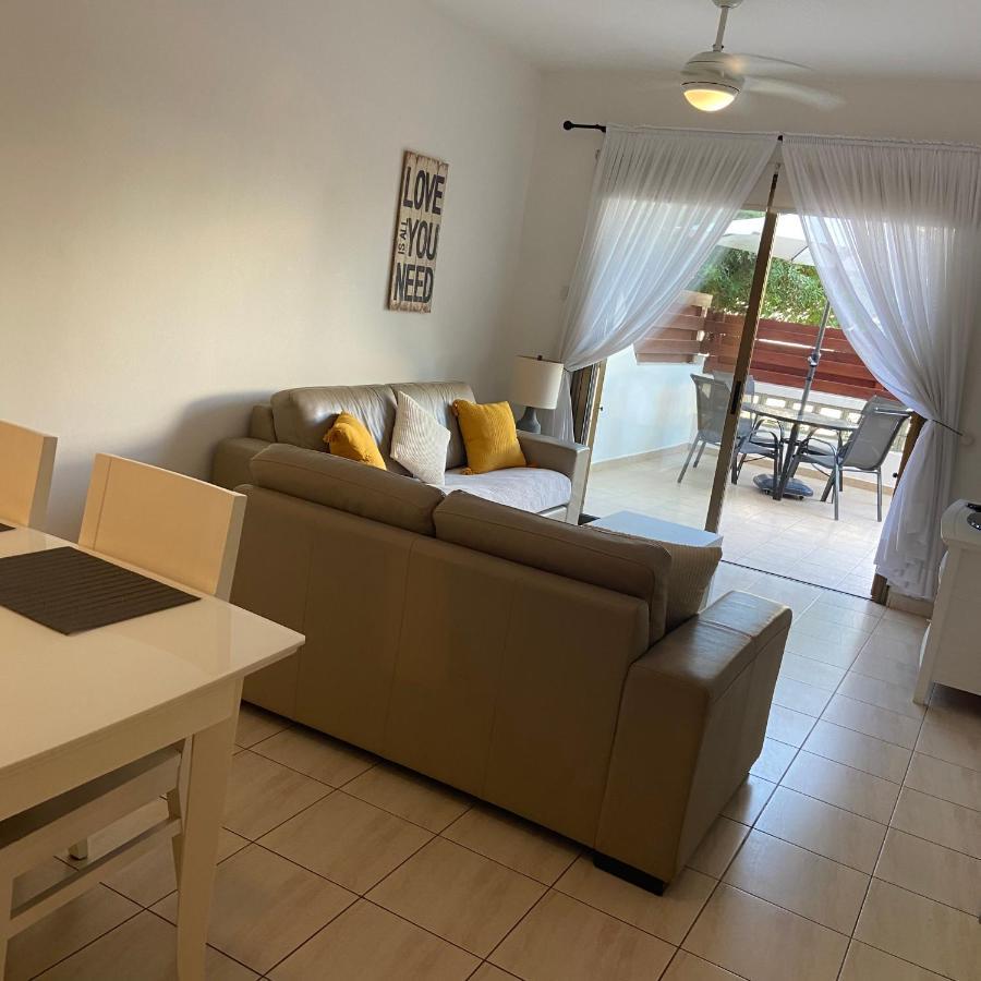 1 Bedroom Garden Flat, Sleeps 4 Pafos Zewnętrze zdjęcie