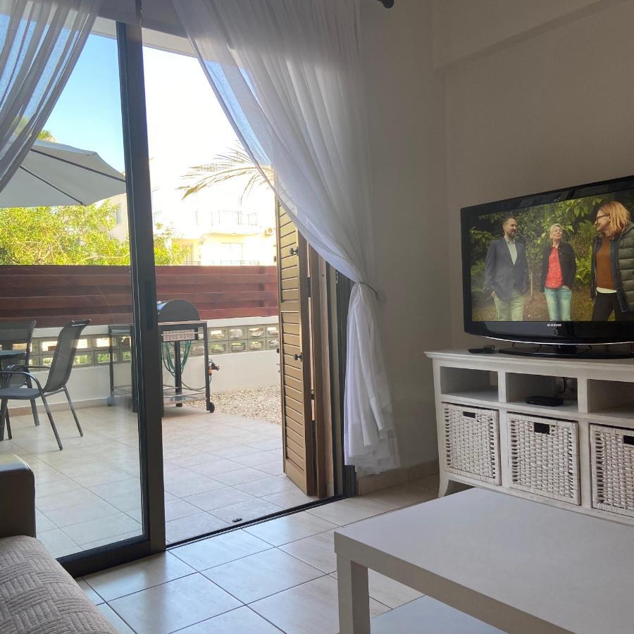 1 Bedroom Garden Flat, Sleeps 4 Pafos Zewnętrze zdjęcie